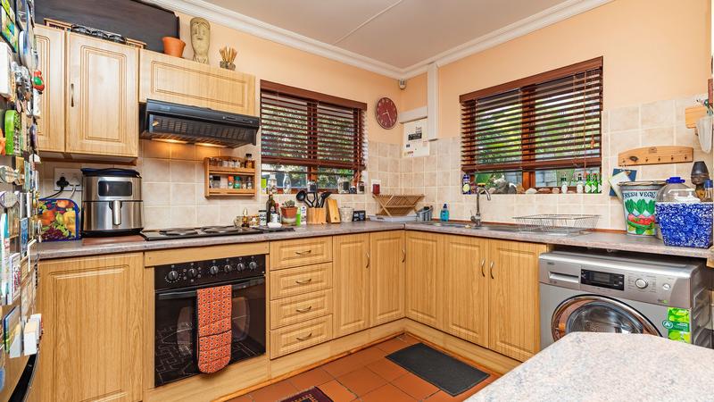 6 Bedroom Property for Sale in Outeniqua Strand Western Cape